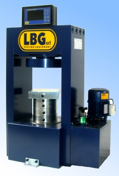 C135 Compression machine “compact” series 3000kN (cubes-cylinders)